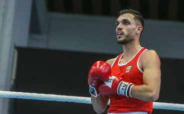 Уилям Чолов се класира за 1/4-финалите на Европейското по бокс