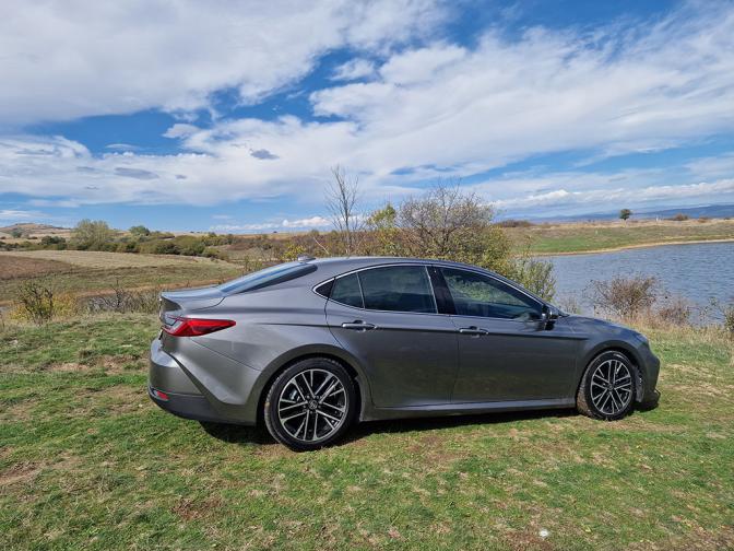 Toyota Camry галерия