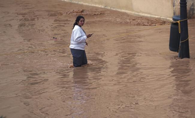 Трима души в неизвестност след наводнения в Испания