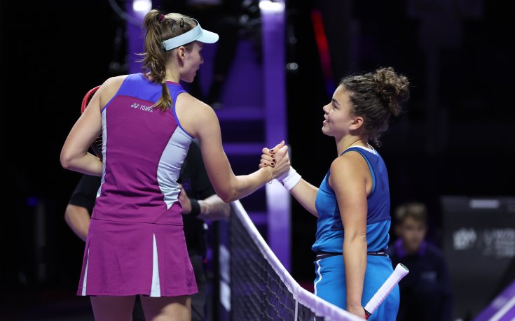 Паолини дебютира успешно на Финалите на WTA и срази Рибакина