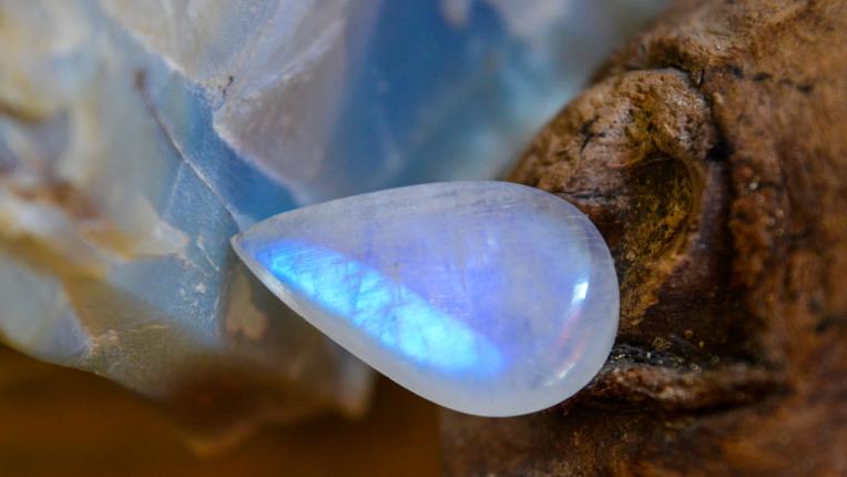  Хормони, здраве, баланс: Кои кристали са най-подходящи? 