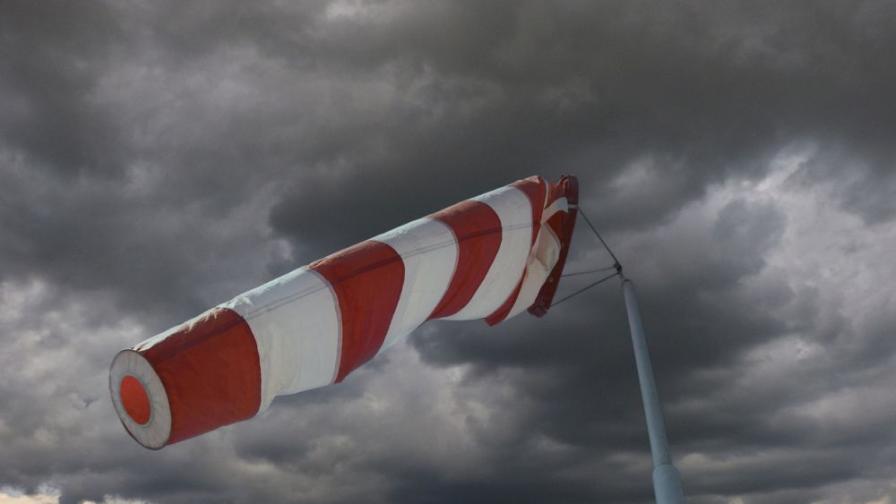 Задействаха BG-ALERT заради бурен вятър в Боровец