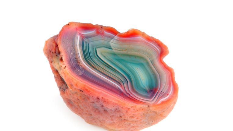  Повече фамилиарност и пристрастеност? Тези кристали са за вас! 