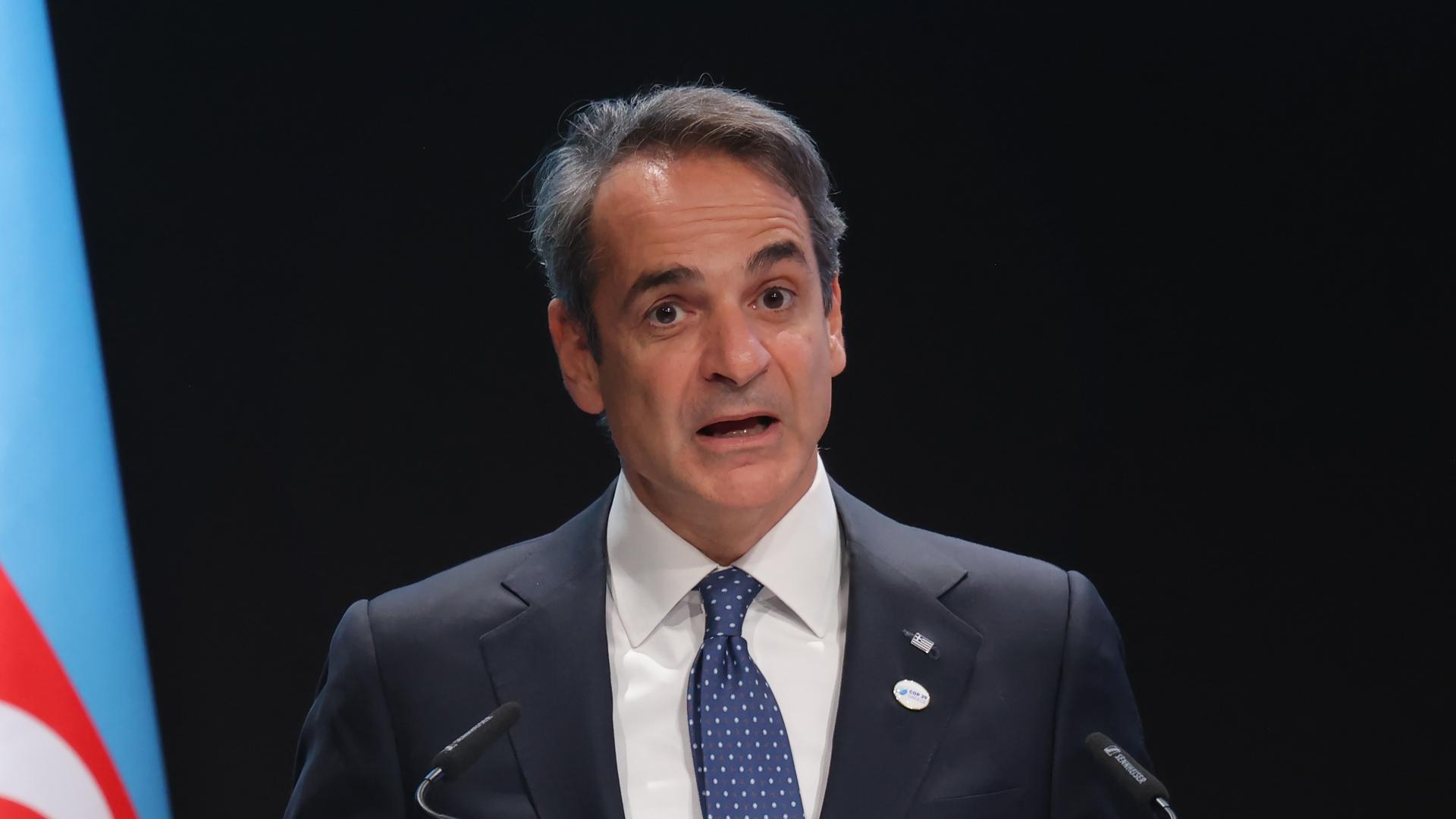 Гръцкият премиер Кириакос Мицотакис се срещна снощи с легендарния сръбски