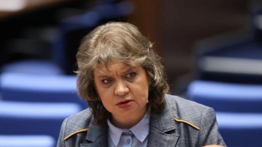 <p>Киселова поздрави новия папа</p>