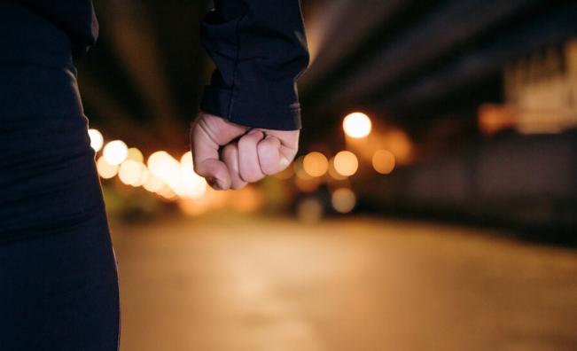 Жестоко сбиване между тийнейджъри в Бургас - момче е с фрактура на носа, разбита уста и счупен зъб