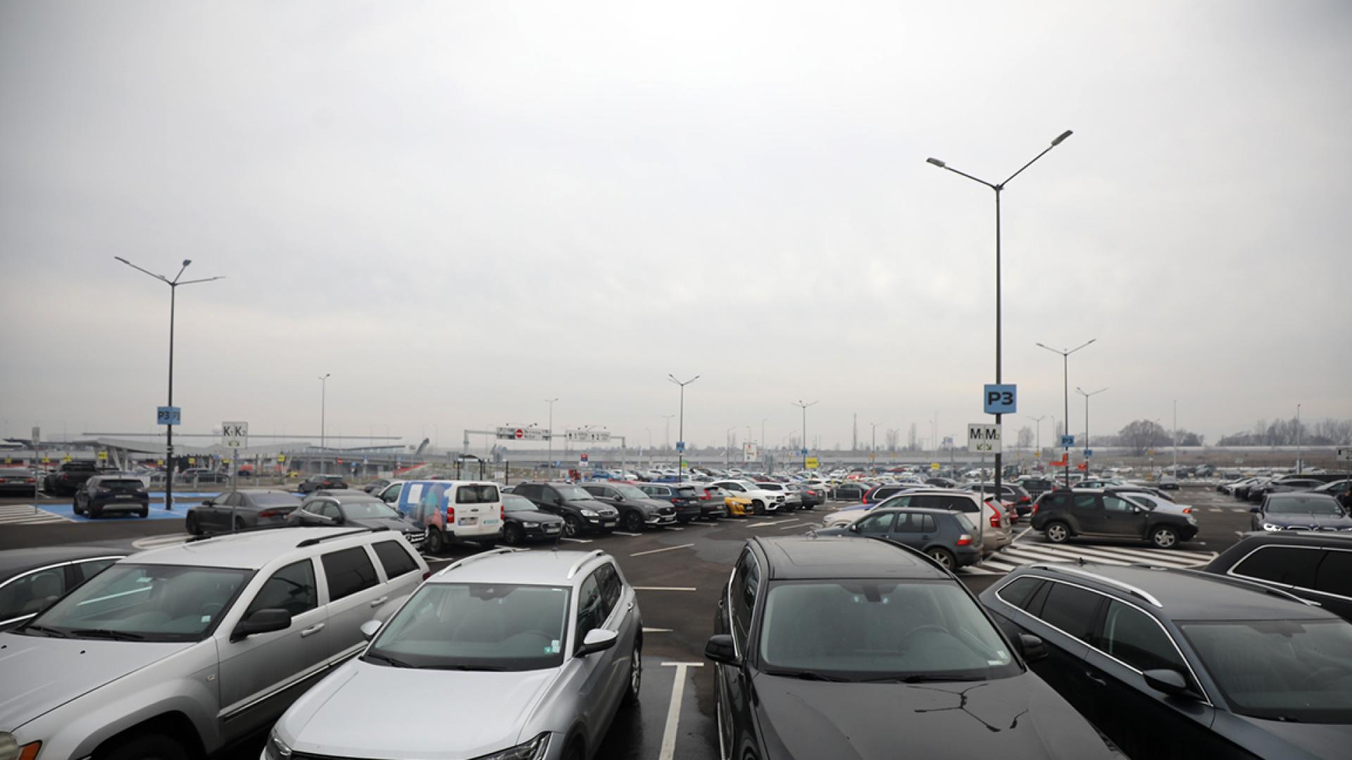 Новите предложения за по скъпи зони за паркиране за удължено работно