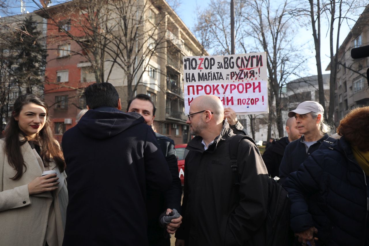 <p>Петков се явяви в прокуратурата, за да му бъде предявено обвинението за ареста на Борисов</p>