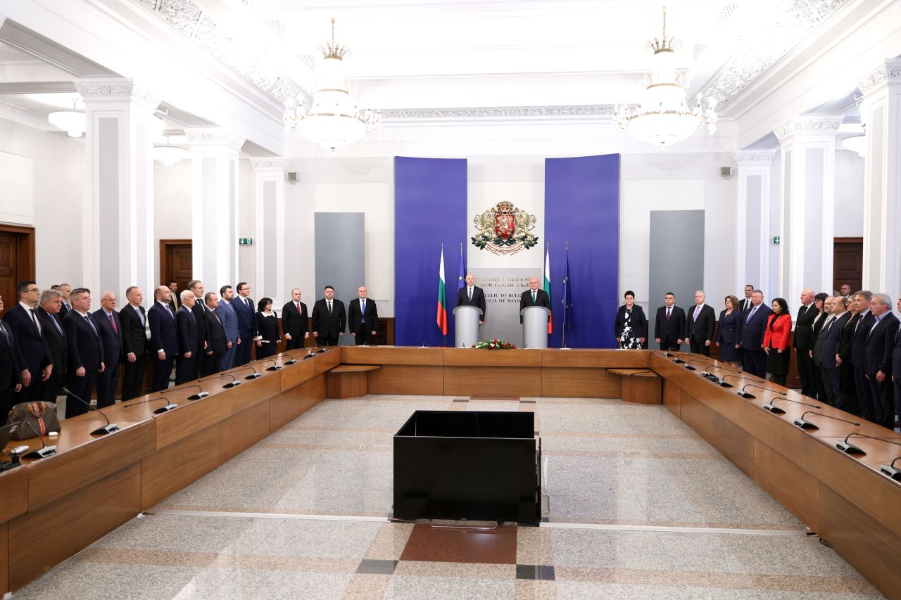 <p>&nbsp;Церемония по предаване и приемане на властта се провежда в Гранитна зала на Министерския съвет</p>