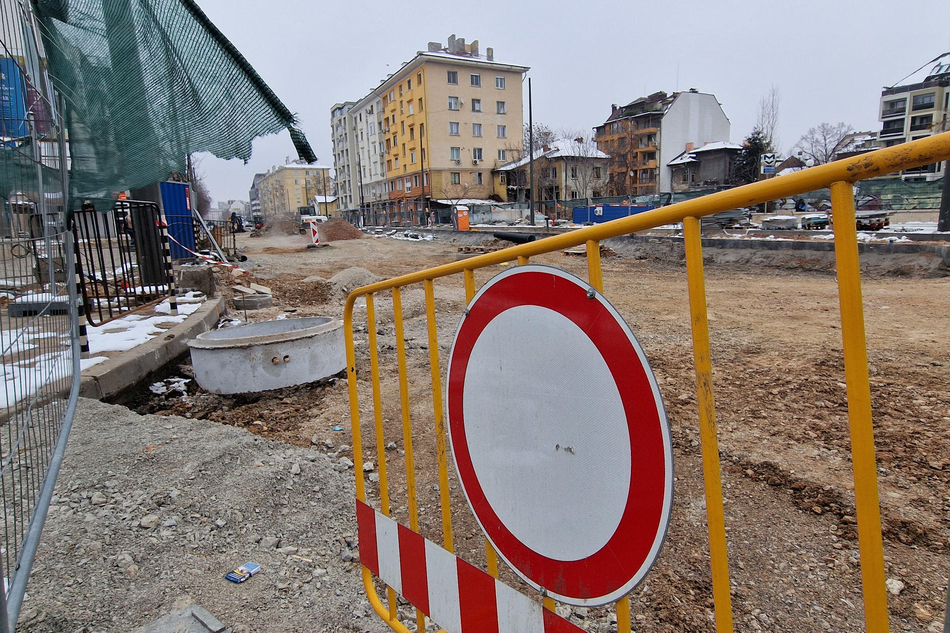 <p>Граждани направиха протестна разходка около ремонта на ул. &bdquo;Опълченска&ldquo; в София</p>