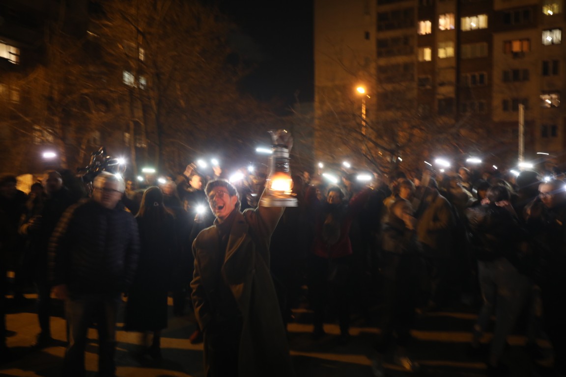 <p>Протест пред сградата на &bdquo;Балкантон&ldquo;.</p>