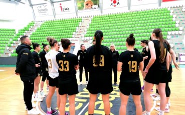 България унищожи Азербайджан с близо 100 точки разлика