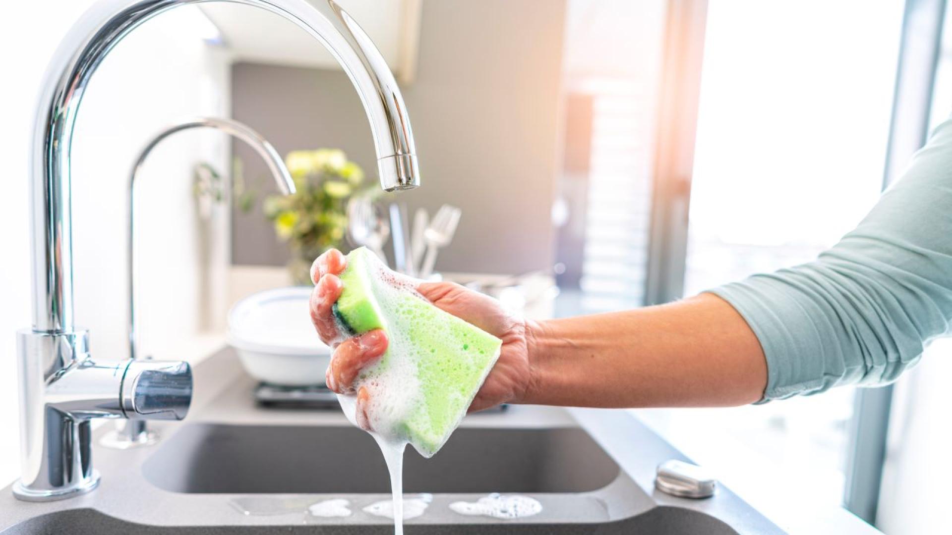 Използваме ги за да мием съдовете от които ядем но