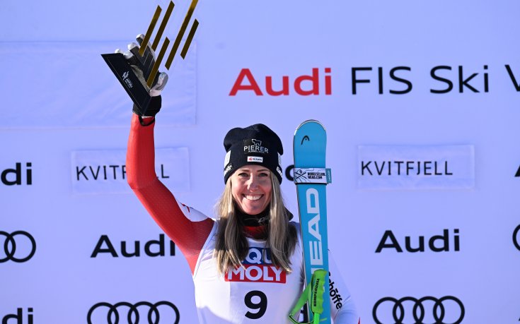 Хютер спечели спускането във Вал Д'Изер, Линди Вон отново на подиума