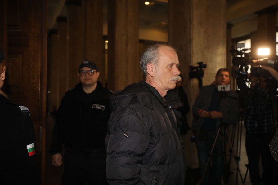 <p>Четирима от задържаните след протеста на &quot;Възраждане&quot; остават в ареста</p>