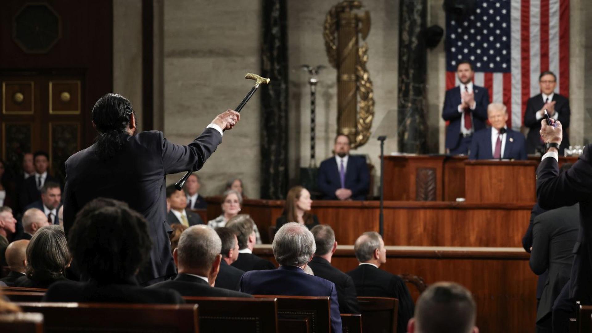 Престоят на Ал Грийн по време на обръщението на Доналд