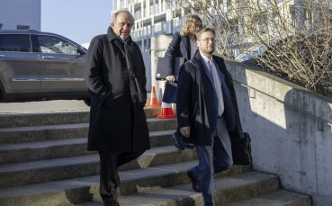 Оневинителна присъда и 2 млн. швейцарски франка поиска защитата на Платини и Блатер