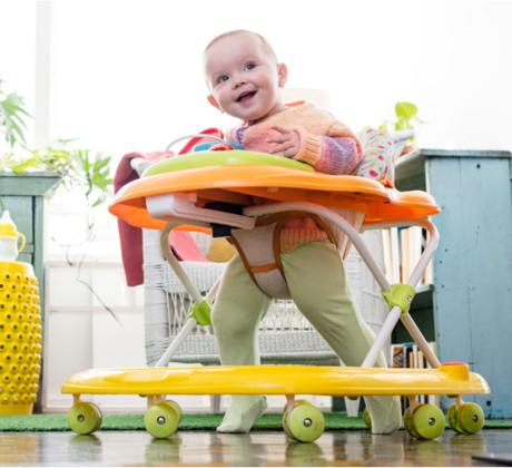 Бебешките проходилки могат да помогнат на детето ви да стане