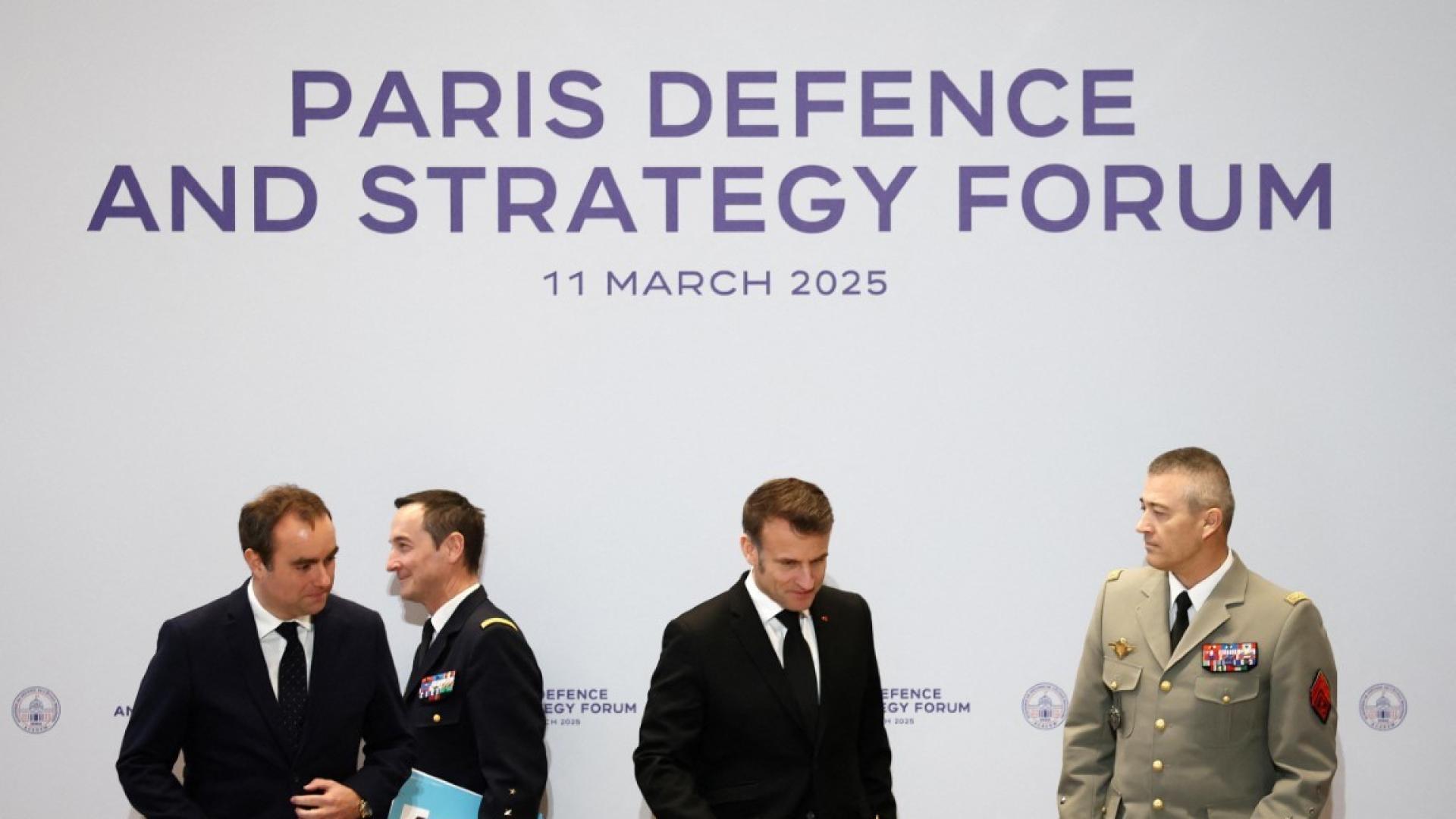 ВПариж френският президент Еманюел Макрон води днес разговори с 34