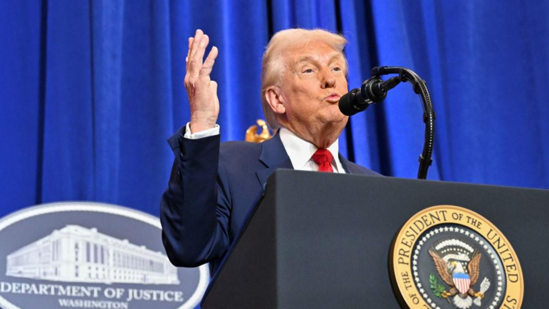 Администрацията на президента на САЩ Доналд Тръмп обмисля широкообхватни ограничения