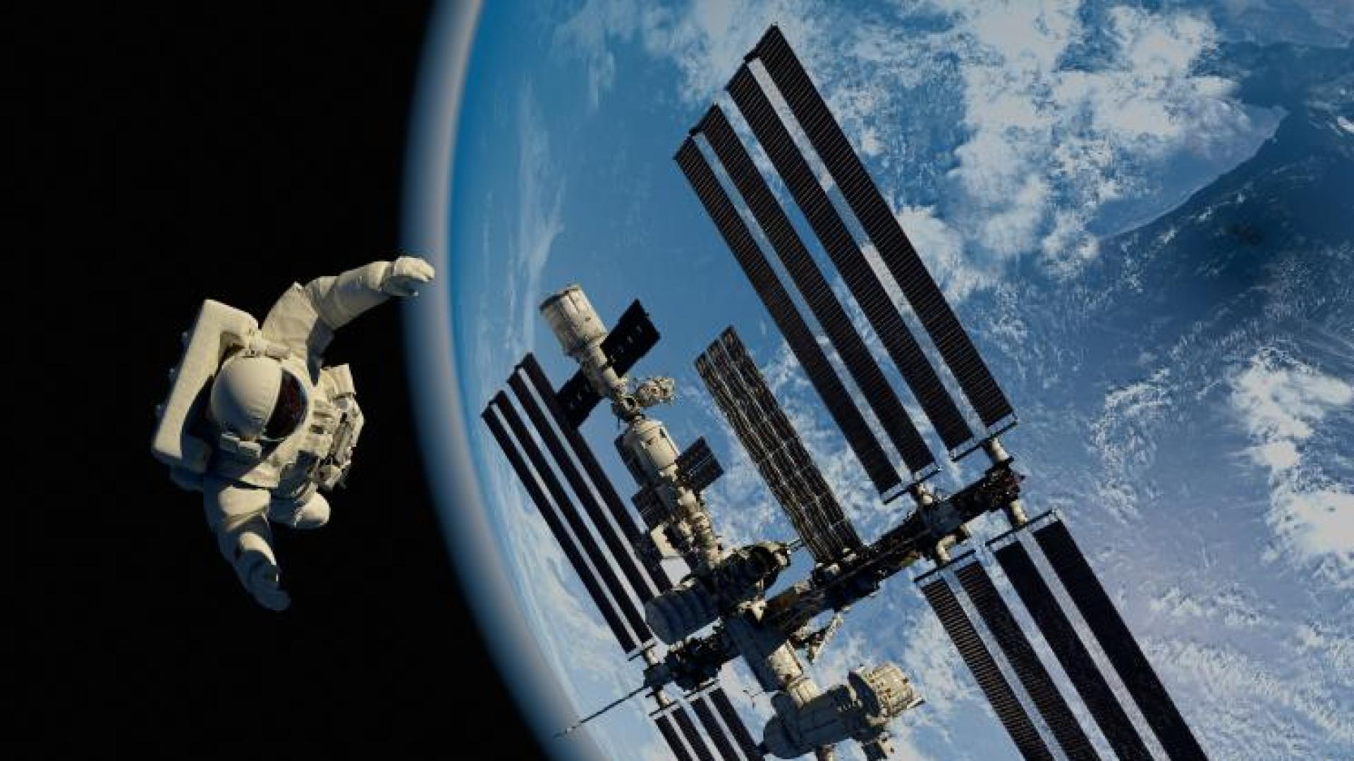 Двамата американски астронавти останали блокирани повече от 9 месеца на