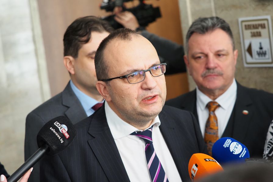 ДБ: Бюджетът е началото на румънския и гръцкия сценарий