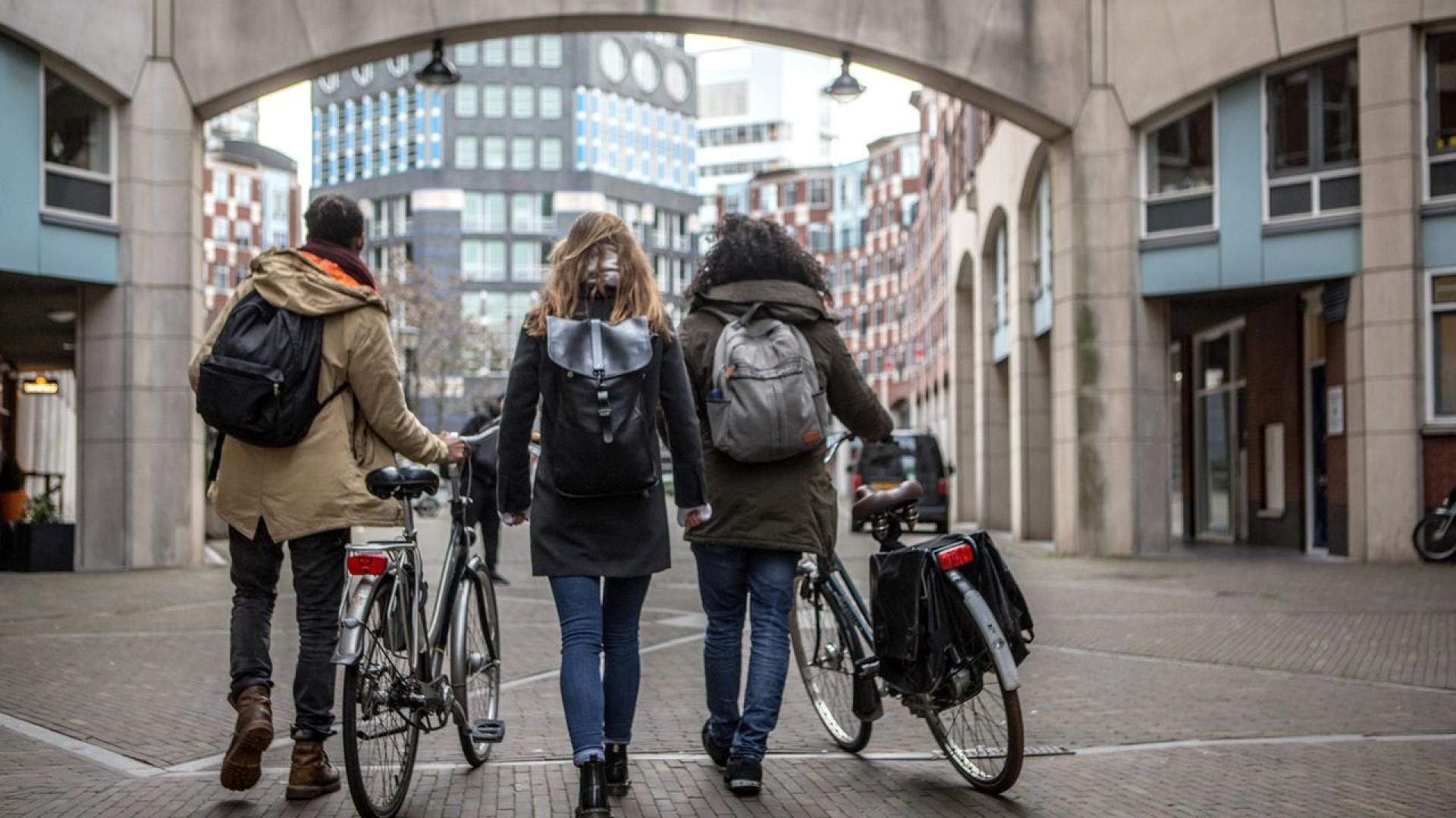 Снастъпването на новия срок идва моментът в който гимназистите трябва