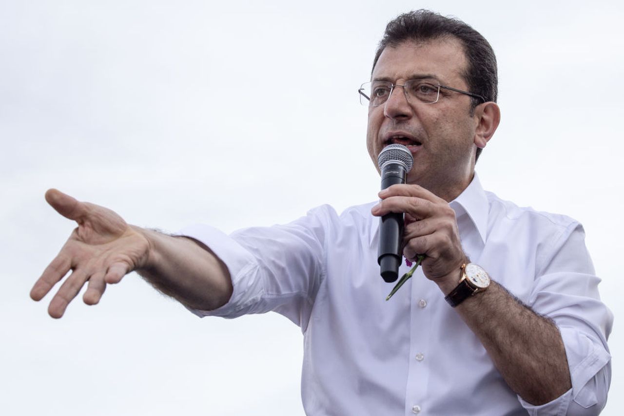 Турската прокуратура поиска 2000 години затвор за бившия кмет на Истанбул Екрем Имамоглу