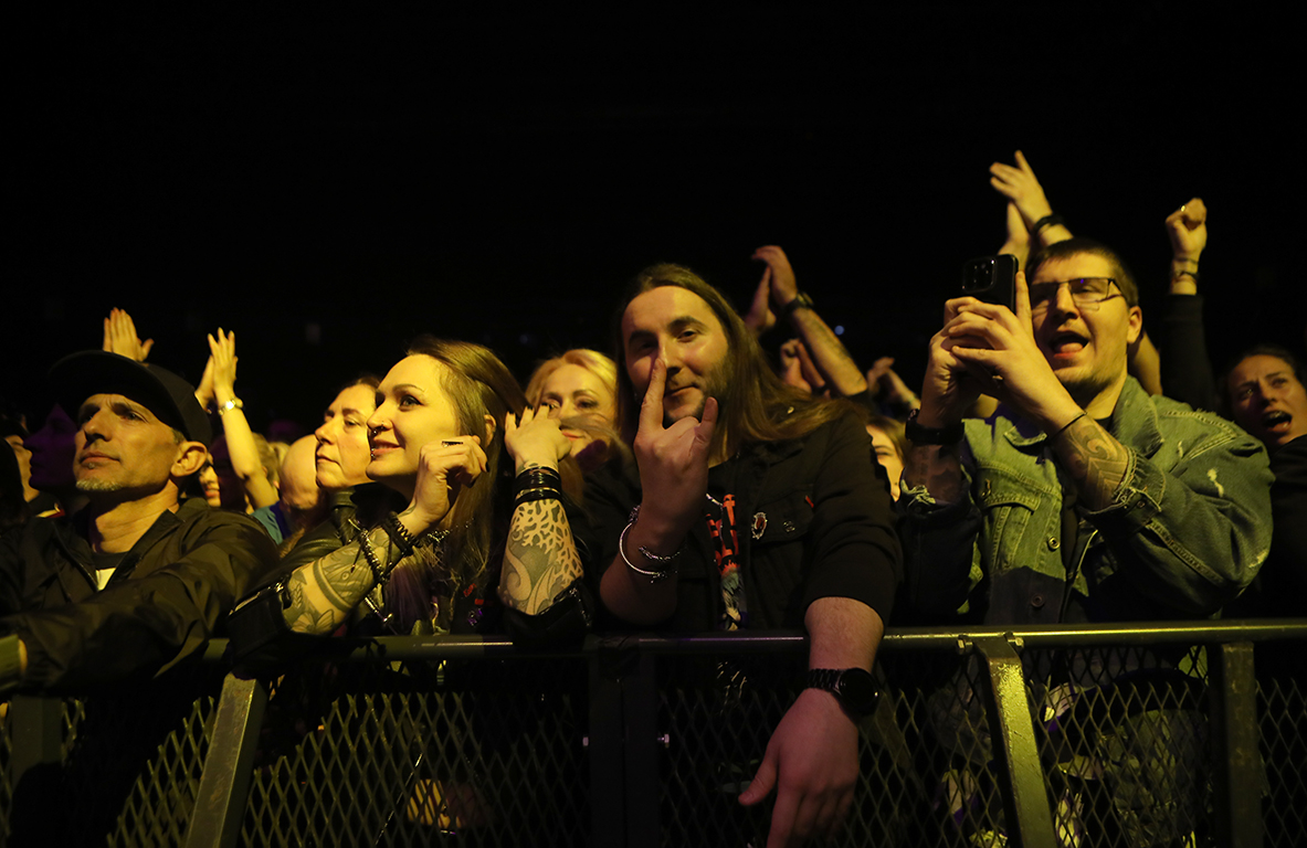 <p>DROWNING POOL</p>