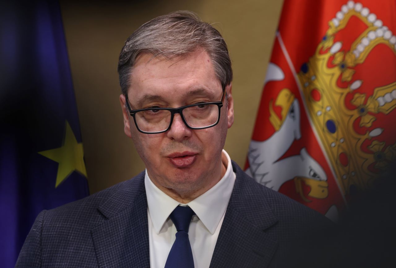 Вучич тайно превъоръжава сръбската армия