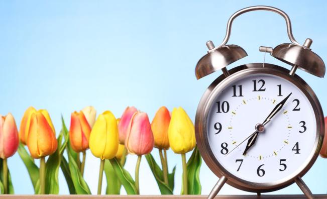 Местим стрелките: Кога идва лятното часово време през 2026 г. и ще бъде ли за последен път?