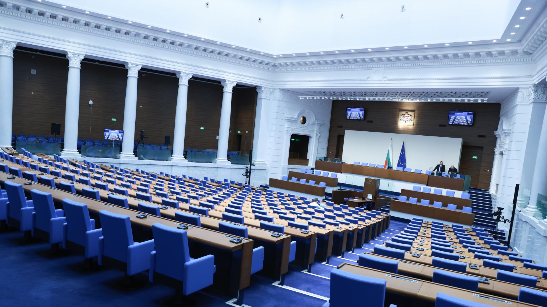 ВНародното събрание са постъпили писма от земеделския министър Георги Тахов