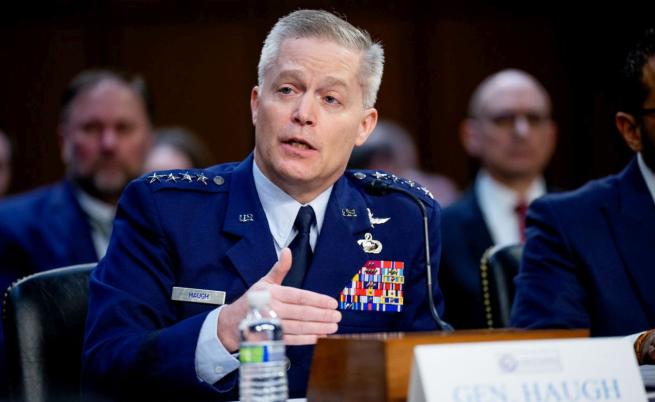 Уволнения на висши ръководители в Агенцията за национална сигурност на САЩ