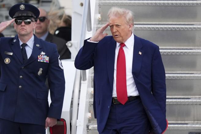  Доналд Тръмп 