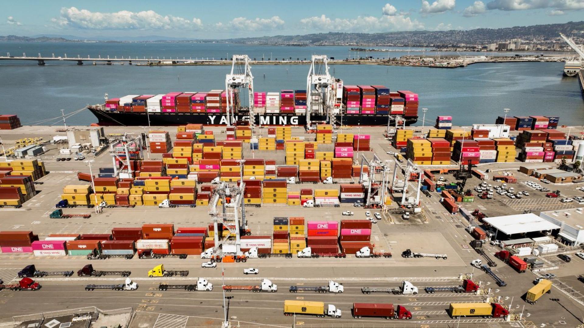 Новите широкообхватни мита наложени от президента на САЩ Доналд Тръмп