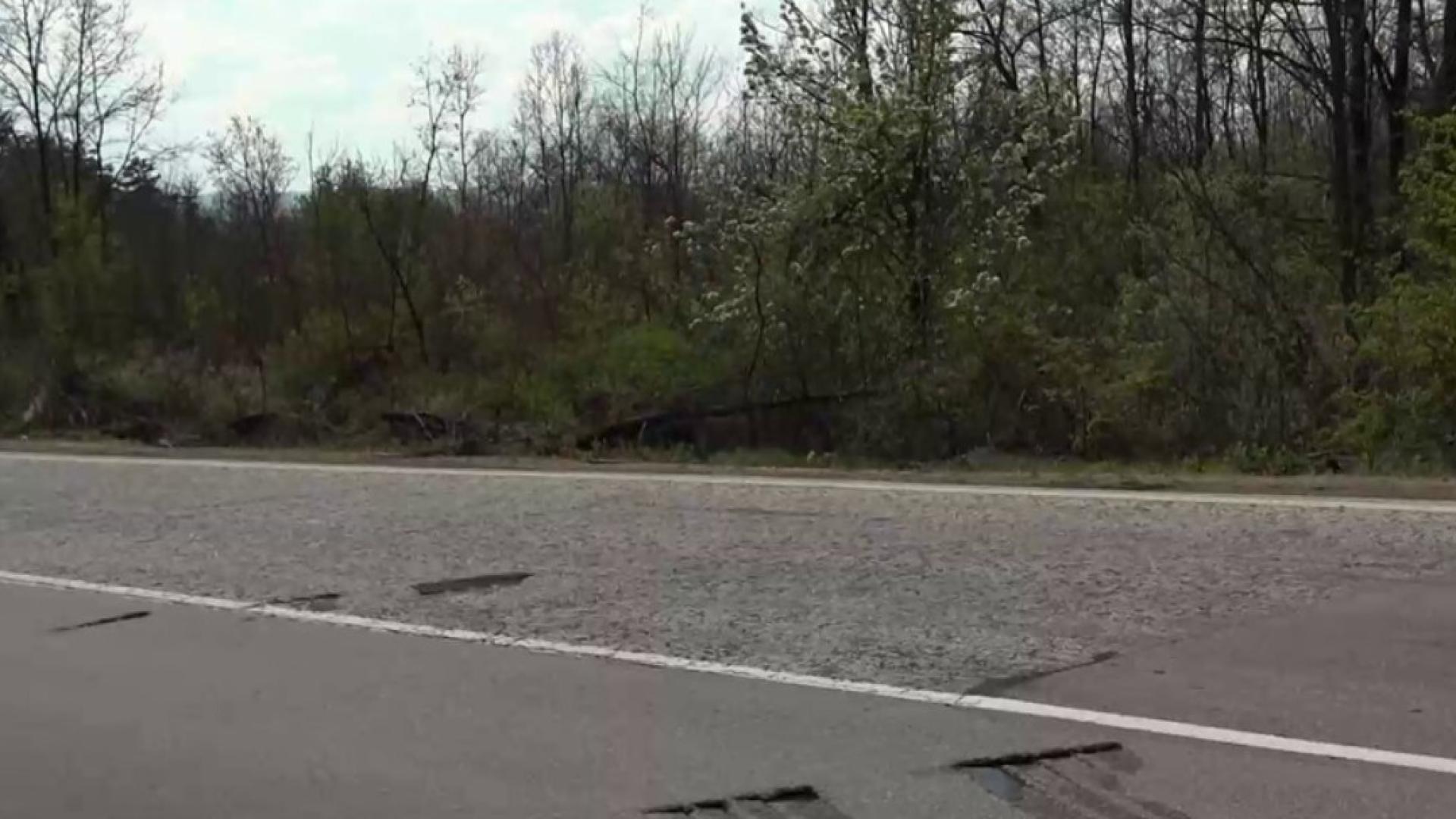 Следователи ще вземат проби от асфалта на пътя на който