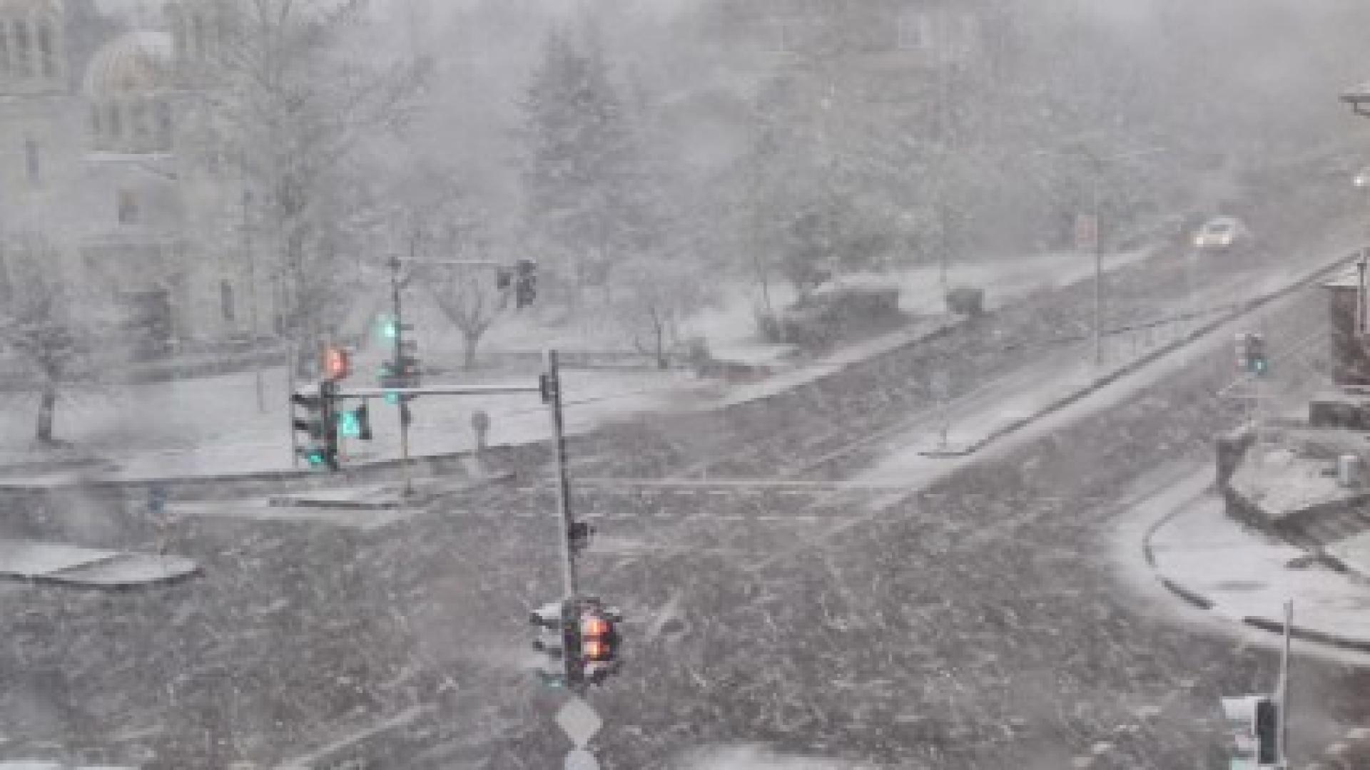 Усложнена е метеорологичната и пътната обстановка в област Разград Около