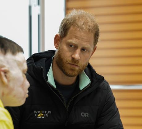 На 10 април сряда принц Хари направи изненадващо и неофициално