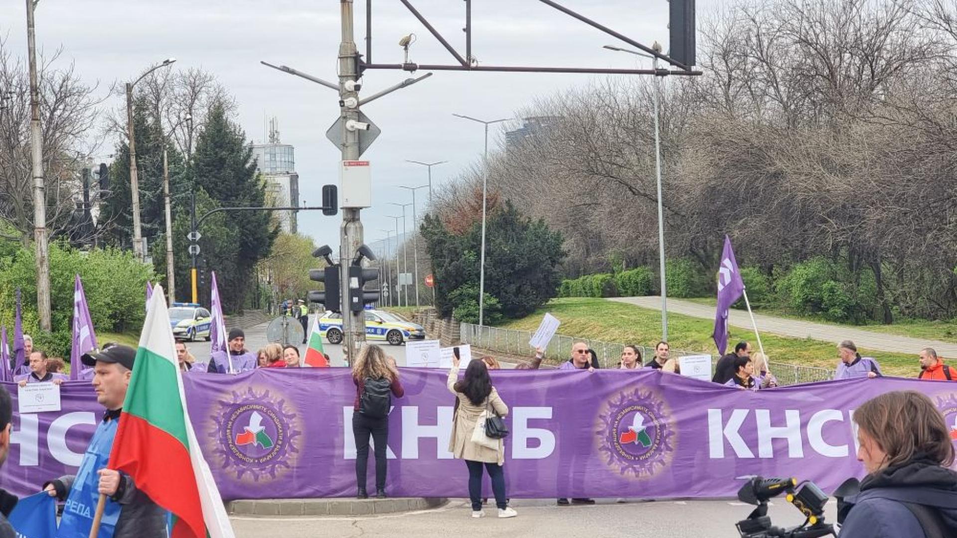 От Конфедерацията на независимите синдикати в България заявиха в позиция
