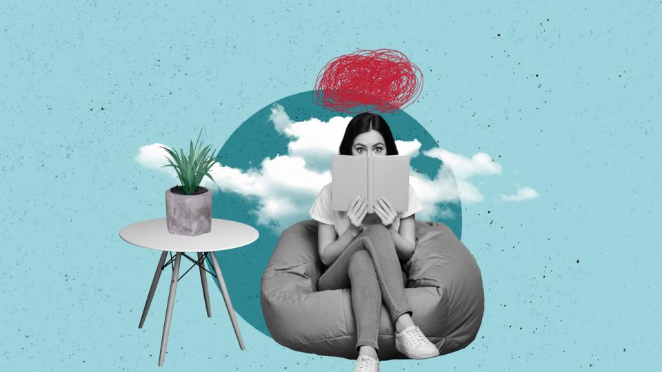 Тя е най-малката дъщеря на гладно семейство, той – принц