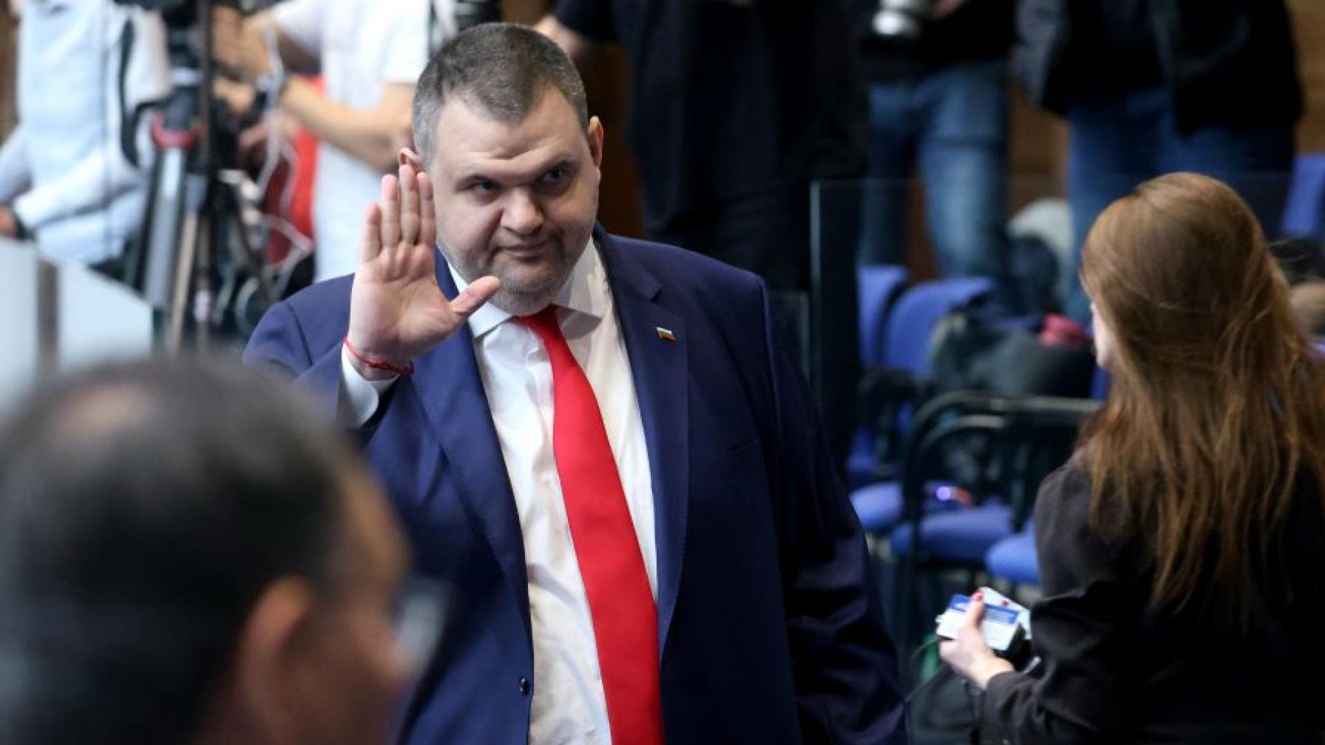 Този кабинет няма да падне ако си вършат работата ще