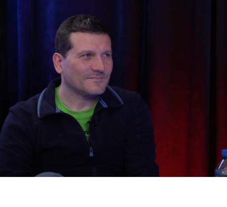 В най новия епизод на подкаста Разкошно водещият Митко Павлов влиза