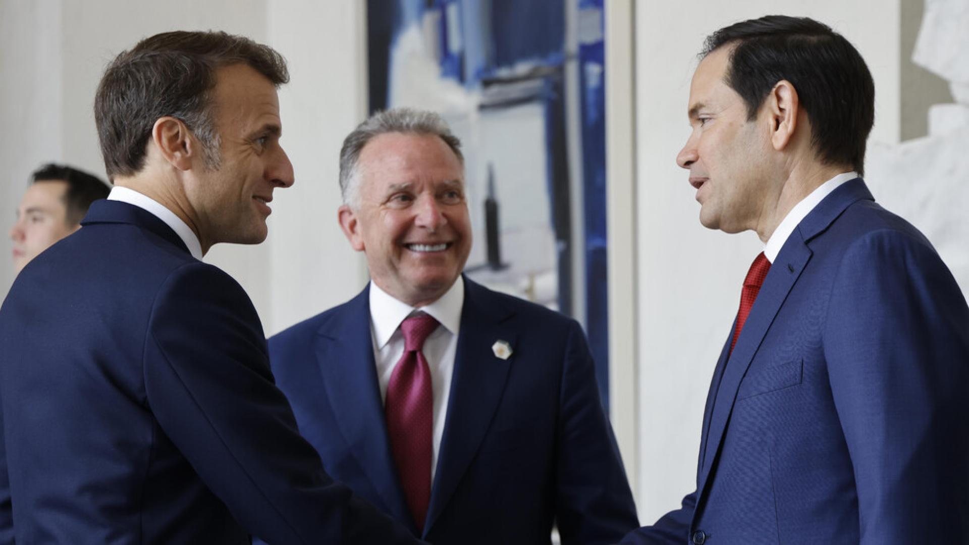 Започна срещата между президента на Франция Еманюел Макрон държавния секретар