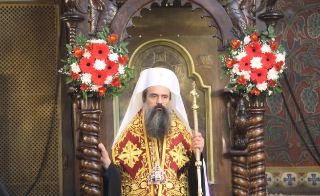 Патриарх Даниил: Трябва да не се срамуваме от Кръста Христов, той е път към Възкресението