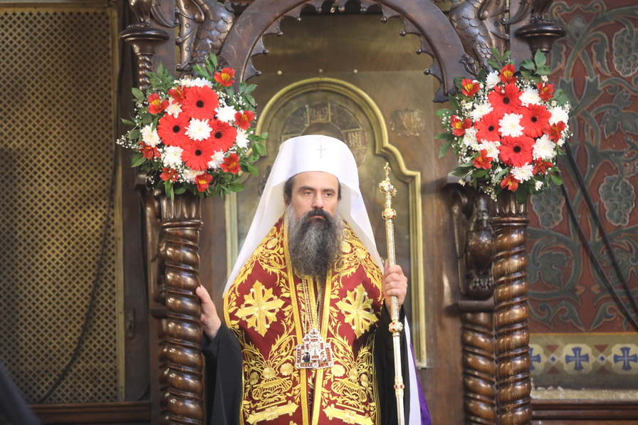 <p>На Велики петък: Богослужения за най-скръбния ден за християните в митрополитския храм &quot;Св. Неделя&quot;</p>