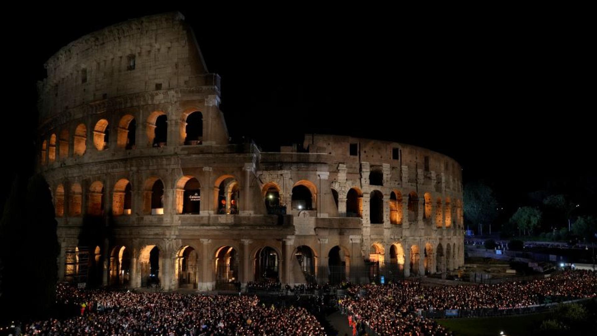 Папа Франциск който все още се възстановява от двойна пневмония