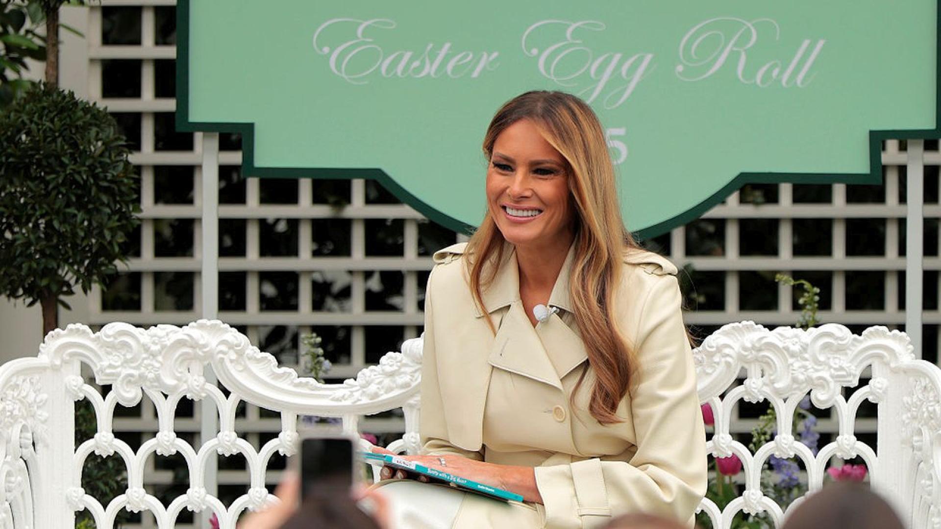 Мелания Тръмп демонстрира своя безупречен стил в понеделник по време