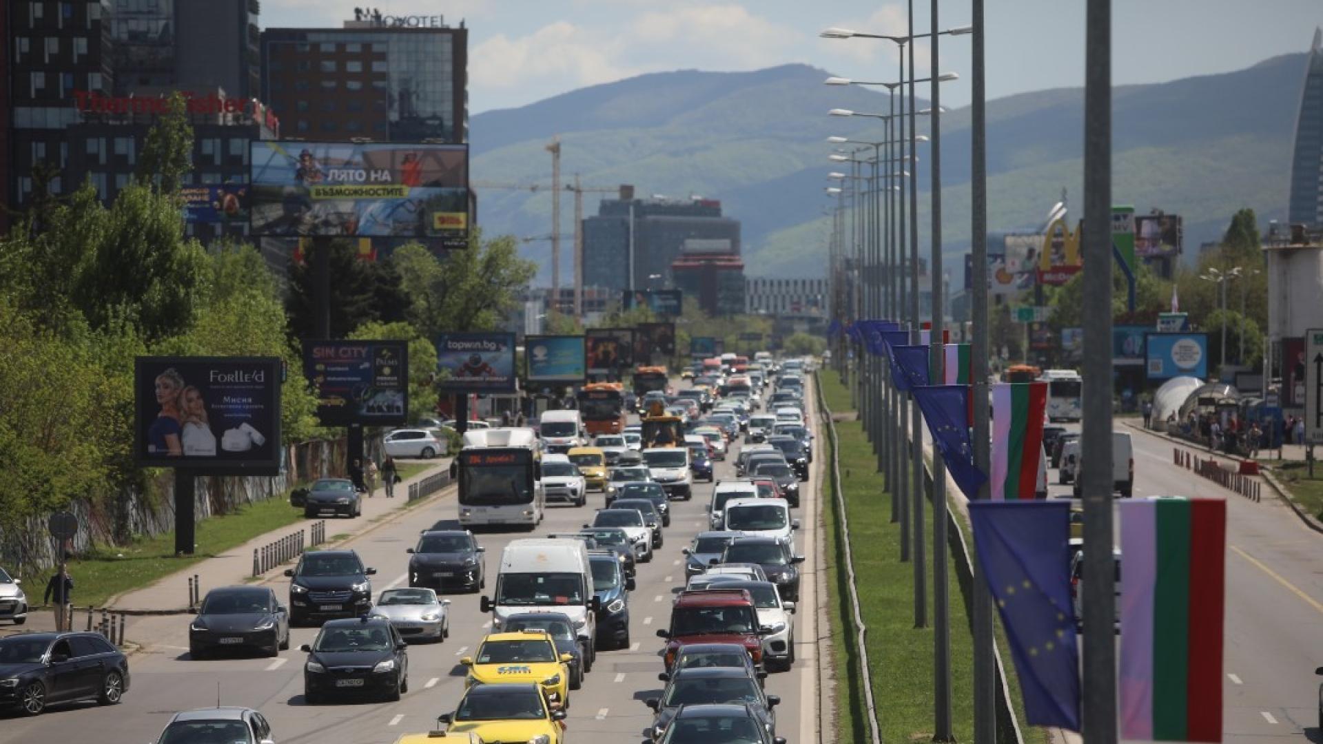 Променя се движението на част от градския транспорт във връзка