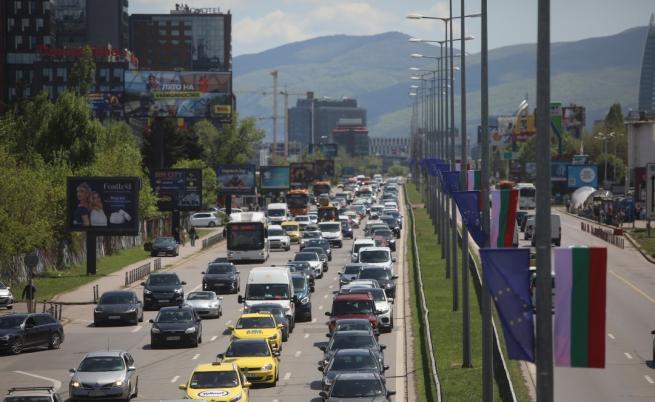 Реорганизация на движението заради пропадането на локалното платно на 