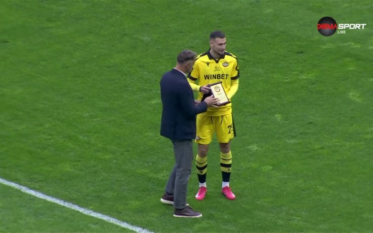 Атанас Чернев бе награден за изиграването на 100 мача с екипа на Ботев Пловдив